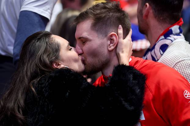 Hrvatski rukometaši slave s obiteljima osvajanje srebra 