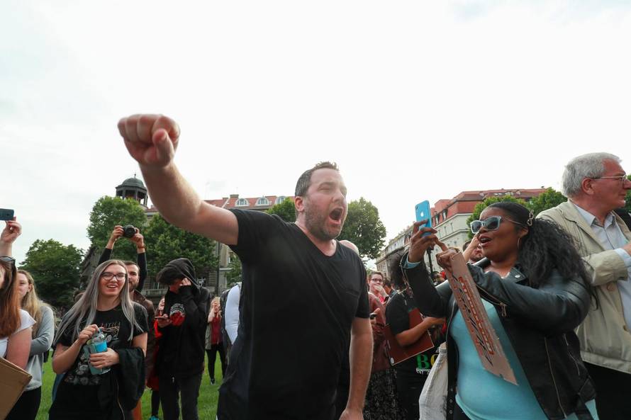 Zagreb: Prosvjedna inicijativa protiv policijskog nasilja i rasizma na Trgu žrtava fašizma