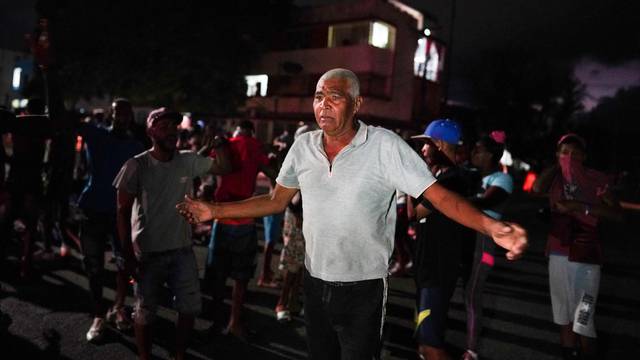 Enraged Cubans protest after spending days without power in Havana