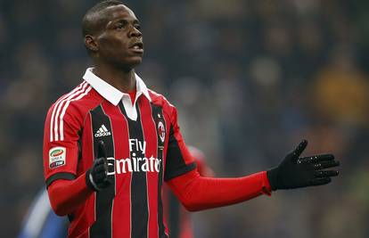 Nova 'pljuska' Balotelliju: Milan ga kažnjava jer je skinuo dres