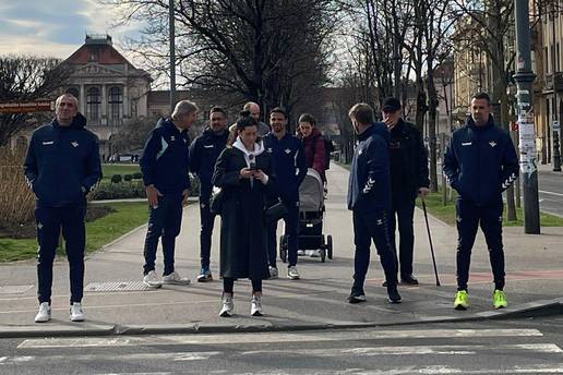 Betisovci šarmiraju po Zagrebu. Pogledajte ih u šetnji: 'Nešto su dobacili curi, nasmijala im se'