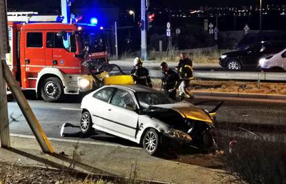 Dvoje ozlijeđenih u sudaru triju automobila u Kaštel Sućurcu, na mjestu nesreće bili i vatrogasci