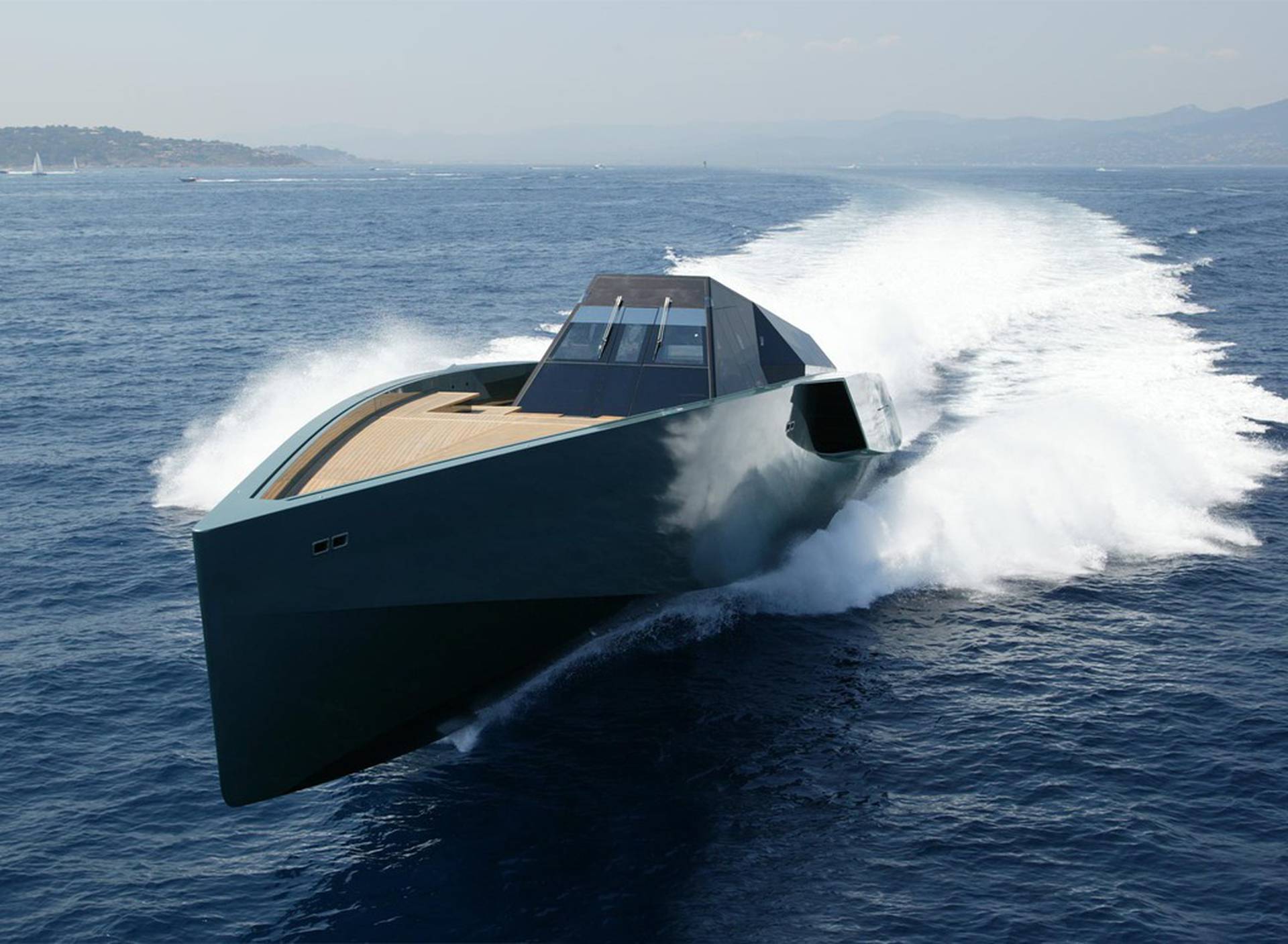 Самая маленькая лодка в мире краткое. Wallypower 118. Wally 118 яхта. Wallypower яхта. 118 Wallypower модель.