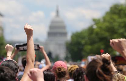 Žene na ulicama Washingtona: 'Imigranti su ovdje dobrodošli!'