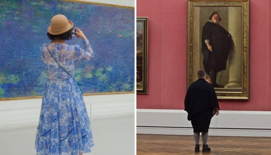 Fotografira posjetitelje muzeja koji se uklapaju u slike na zidu