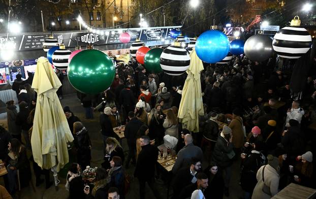 Zagreb: Advenstka ponuda na Strossmayerovom trgu Fuliranje
