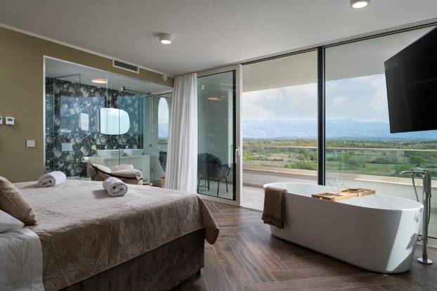 FOTO Ova kuća za odmor blizu Zadra nema niti jedan 'ravni' zid, a noćenje stoji 1100 eura