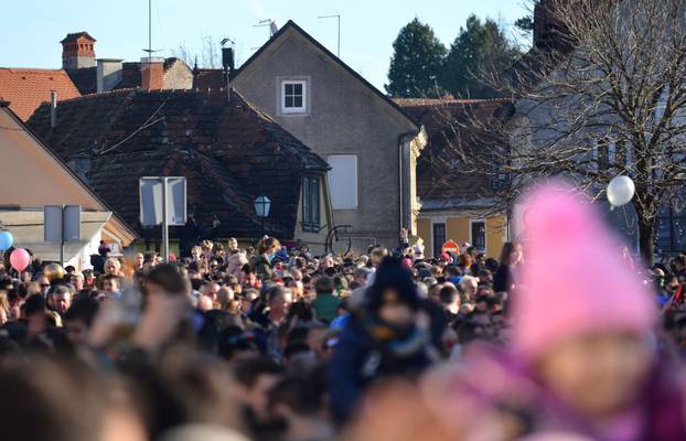 Samobor: Tradicionalni doček Nove Godine u podne 