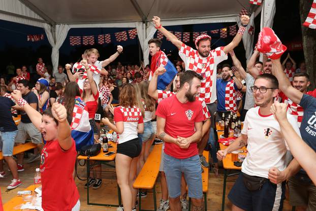 Karlovac: Gledanje utakmice Argentina - Hrvatska na Foginovom kupaliÅ¡tu