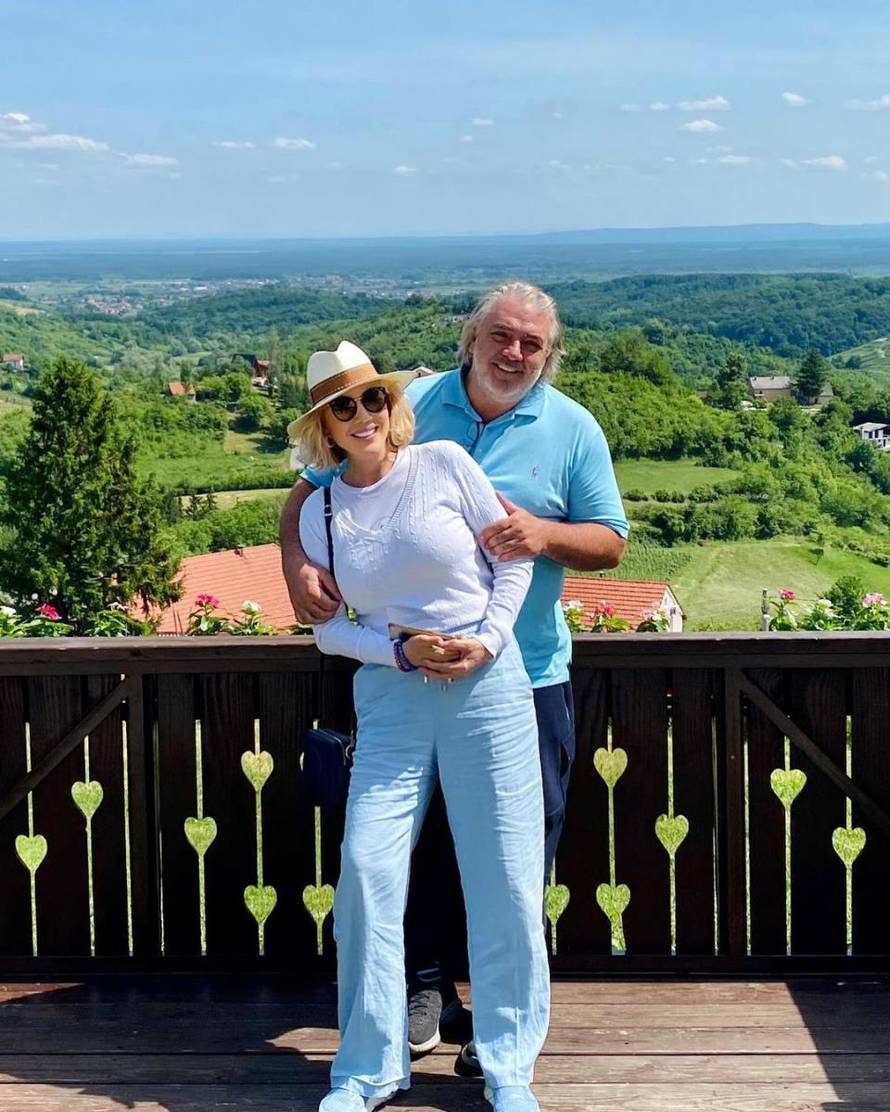 Lepa Brena: Boba i ja kad smo se upoznali šest mjeseci nismo izlazili iz sobe, zidovi su pucali