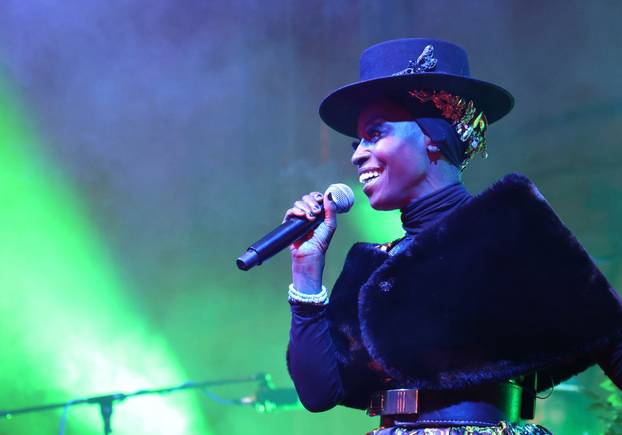 Šibenik:  Britanski trip-hop bend Morcheeba uveo je šibencane i njihove goste u novu 2026.godinu