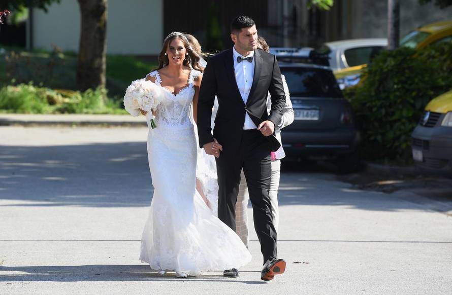 Vjenčanje boksača Filipa Hrgovića i Marinele Čaja u župi Svih svetih u Sesvetama