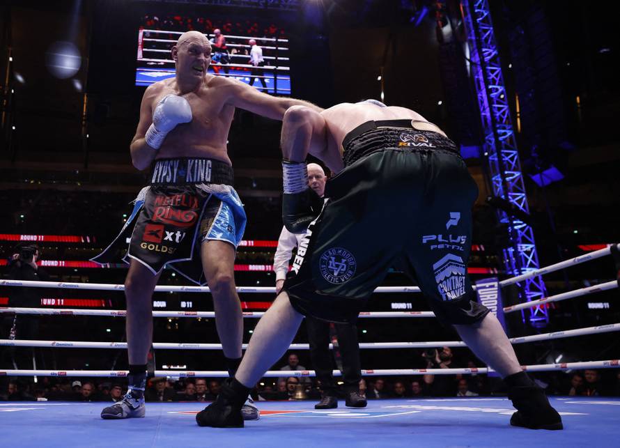 Tyson Fury v Arslanbek Makhmudov