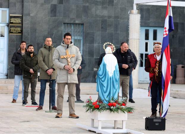 Šibenik: Muška molitva krunice