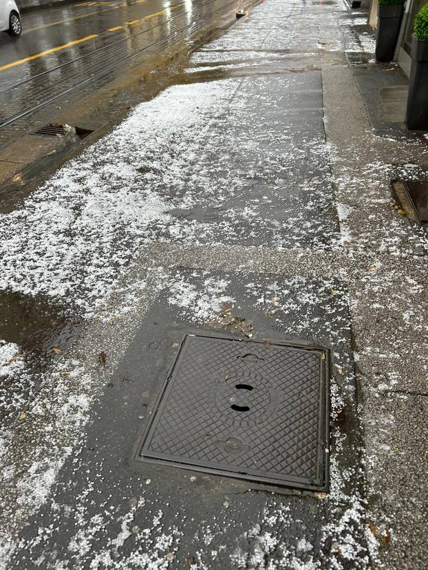 FOTO Ludo vrijeme u Hrvatskoj: Na sjeveru oluja s tučom, jug se kupa, osvanula  je i duga...