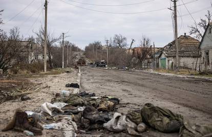 Ukrajina: Rusi ujutro pričaju o miru, za ručak raketiraju. Ubili su majku, oca i njihova sina (12)