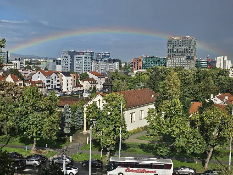 FOTO Duga nad Zagrebom