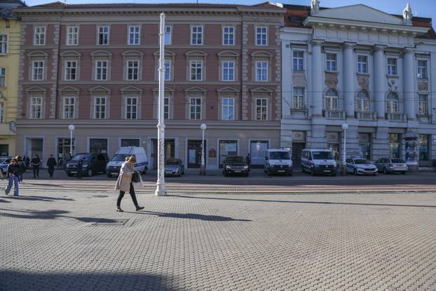 Zagreb: Policija osigurava centar grada uoči utakmice između Hrvatske i Škotske