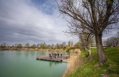 Zabranili kupanje na osječkom jezeru Bajer: Ispitivanjem našli povećan broj cijanobakterija