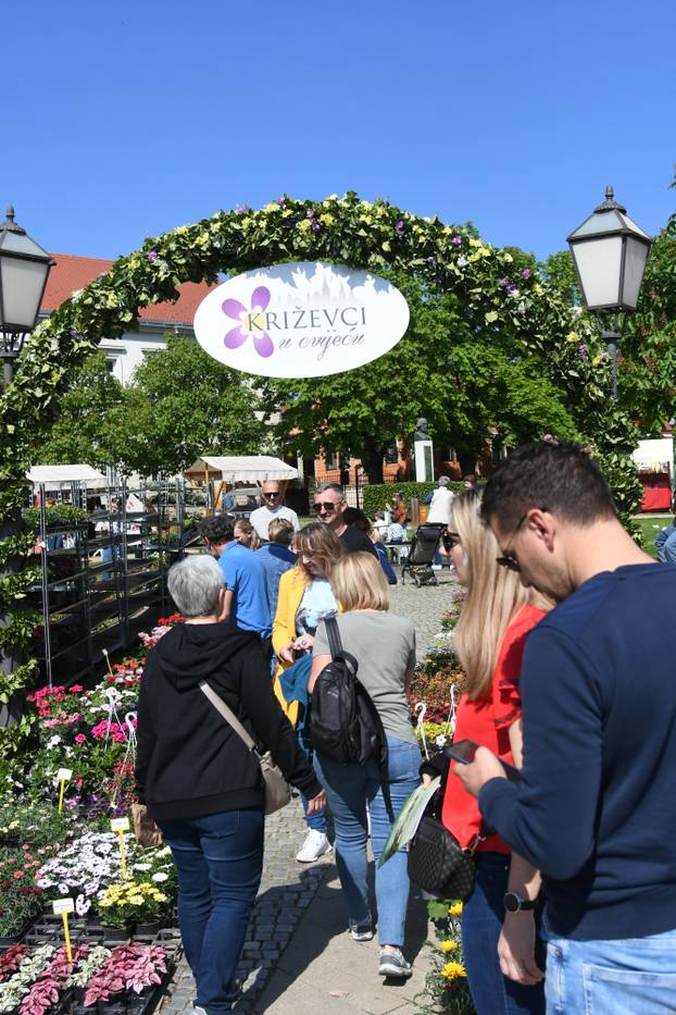 Obilježavanje Dana grada Križevaca uljepšano je cvjetnom manifestacijom "Križevci u cvijeću"
