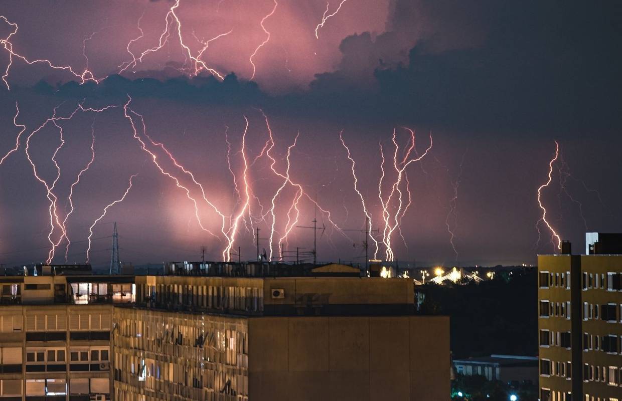 Upaljen Meteoalarm, večeras nova promjena vremena: Kiša i grmljavina, na moru jaka bura