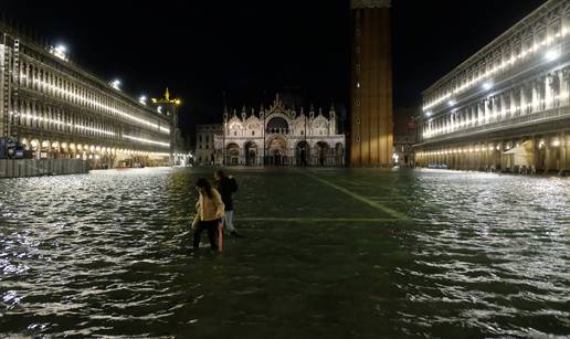 Urušio se vijadukt, u rijeci je nestala žena, kao i u Veneciji...