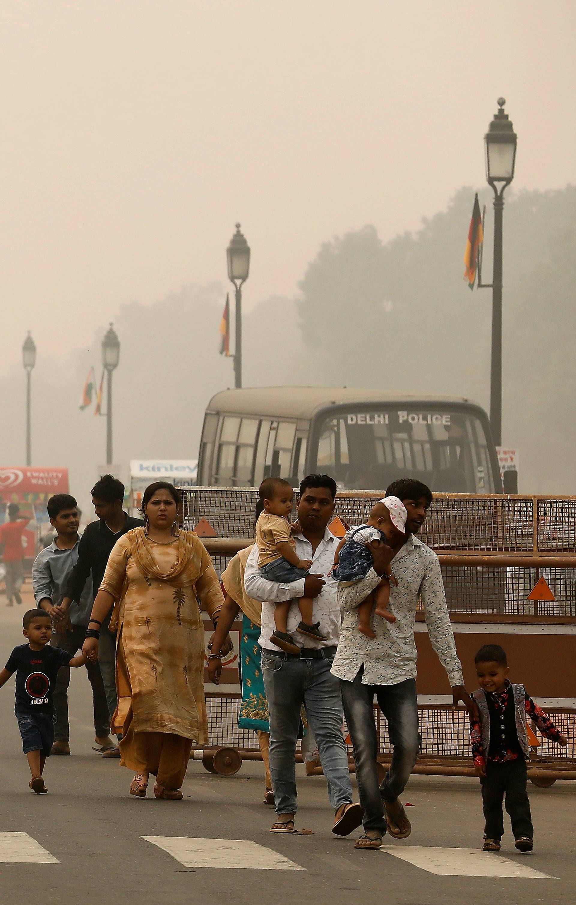 New Delhi se guši u smogu, krizom najviše pogođena djeca