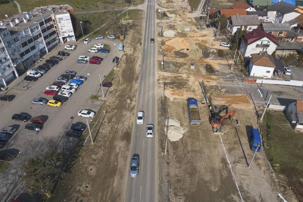 Pogled iz zraka na rekonstrukciju Sarajevske ulice u Zagrebu i prvo proširenje tramvajske pruge nakon 20 godina