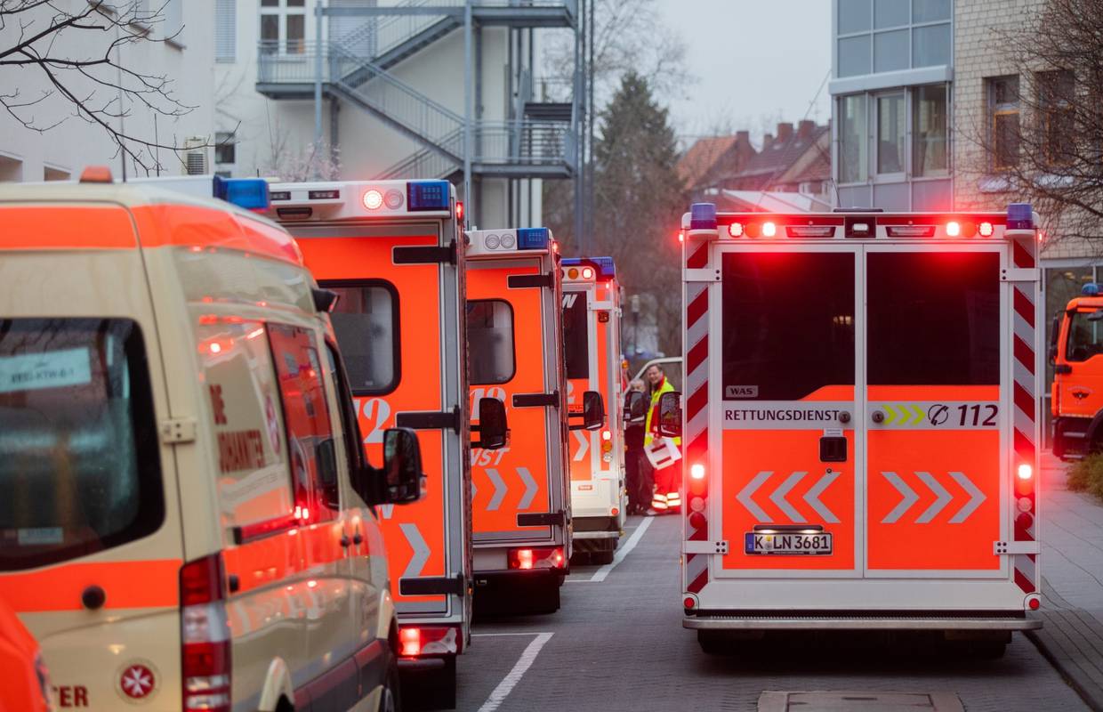 Kraj bolnice u Kölnu pronašli bombu, evakuirali tisuće ljudi