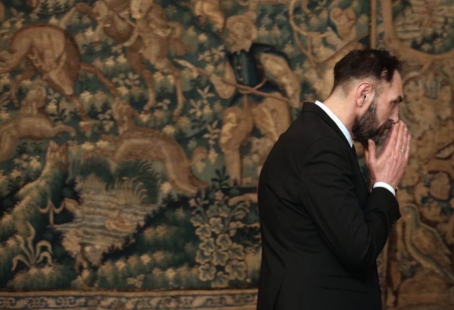 Otišao je zbog masona, iako je trebao otići zbog lošeg rada...