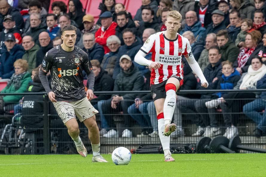 PSVC Eindhoven vs. FC Volendam, Fussball, Eredivisie, 14. Spieltag, Saison 2025/2026, 30.11.2025