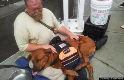 Beskućniku nepoznati ljudi pomogli spasiti psa