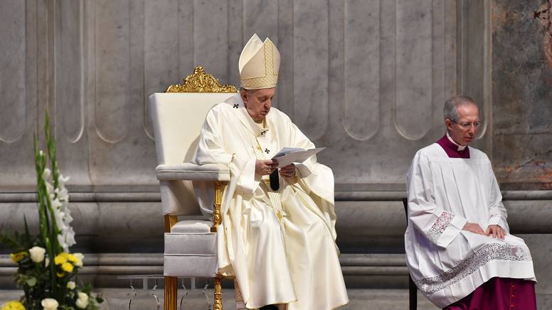 Papa Franjo će ponovno služiti audijencije pred vjernicima