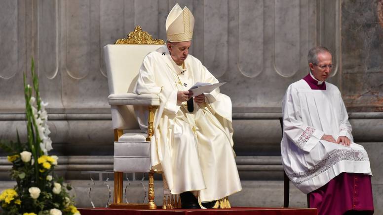 Papa Franjo će ponovno služiti audijencije pred vjernicima