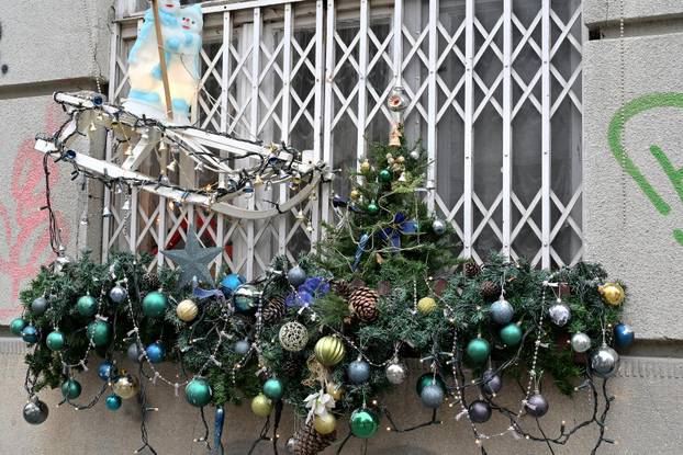 24SATA Zagreb: Stan ukrašen blagdanskim dekoracijama