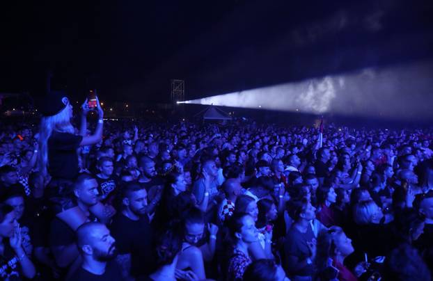 Dugopolje: Thompson održao koncert na prepunom stadionu Hrvatskih vitezova