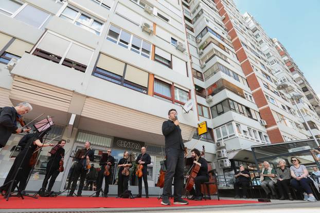 Zagreb: Zagrebački solisti na platou Mamutice održali koncert "Mamutica Classics"