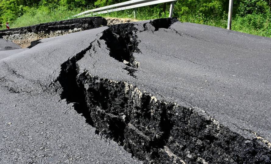 Rešetari: Ogromno klizište na dionici ceste koja povezuje Požešku kotlinu s autocestom