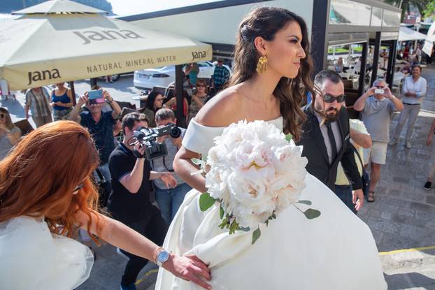 Cavtat: Marin Čilić i Kristina Milković dolaze na svoje vjenčanje u crkvu sv. Nikole