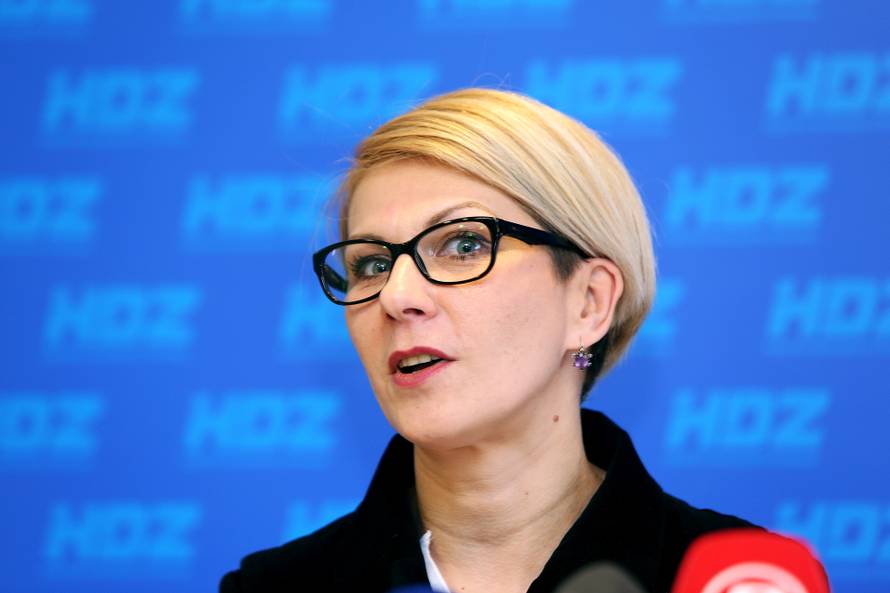 Kako do glasova? Ivana Šojat svojim Osječanima čak i pjeva