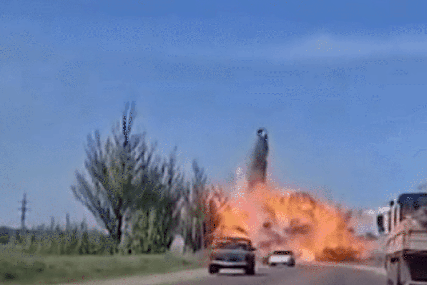 Ukrajinci objavili snimku uništenja ruskog tenka, kupola je odletjela 20 metara u zrak!