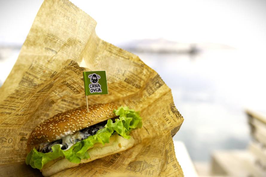 U Baškoj počinje festival Crna ovca: Čeka vas vrhunska janjetina i puno dobre zabave