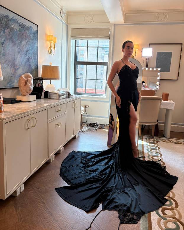 FOTO Ronalda će skupo stajati raskid s Georginom! Ako ljubav pukne, mirna je do kraja života