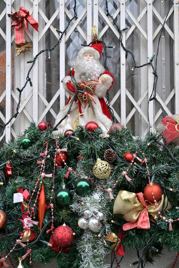 24SATA Zagreb: Stan ukrašen blagdanskim dekoracijama