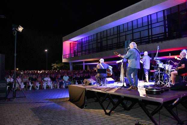 FOTO Mostar Sevdah Reunion zatvorili Brodsko glazbeno ljeto uz intimnu atmosferu