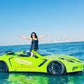 Dragana Mirković u Dubaiju juri 'autom' po vodi: Sa Sekom pila poseban 'zlatni' cappuccino...