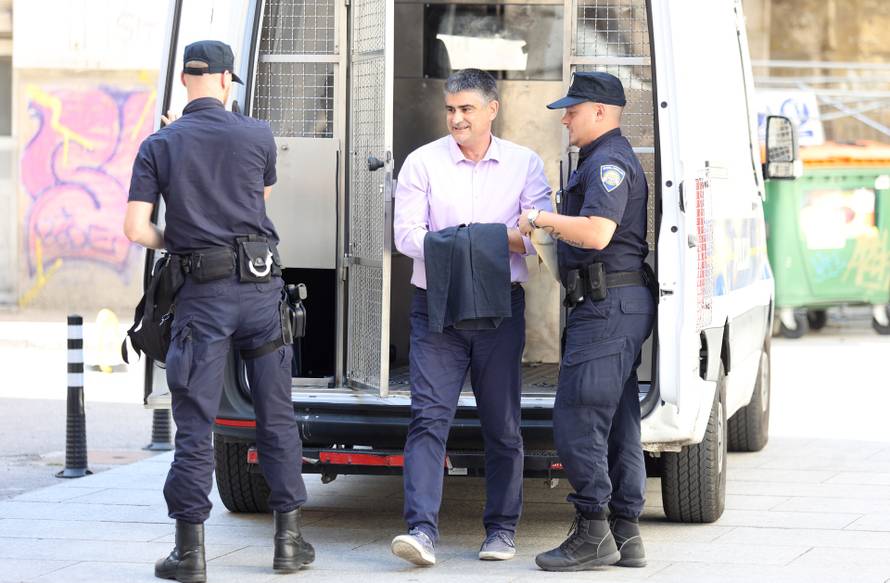 Rijeka: Uhićeni gradonačelnik Buja doveden na ispitivanje u prostorije USKOK-a 