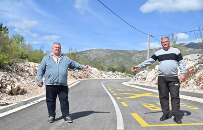 Nakon 50 godina asfaltirali su cestu kod Vrgorca: 'Nikad nije kasno, ali ljudi su već otišli...'