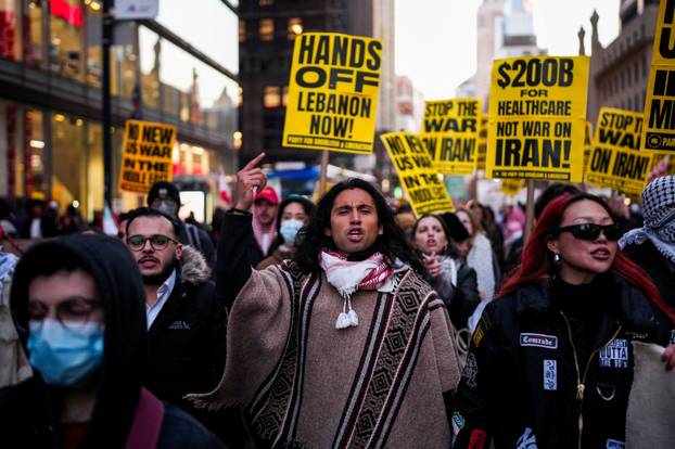 ULICE PUNE BIJESA Tisuće u New Yorku prosvjeduju protiv zračnih napada Izraela na Libanon i Iran
