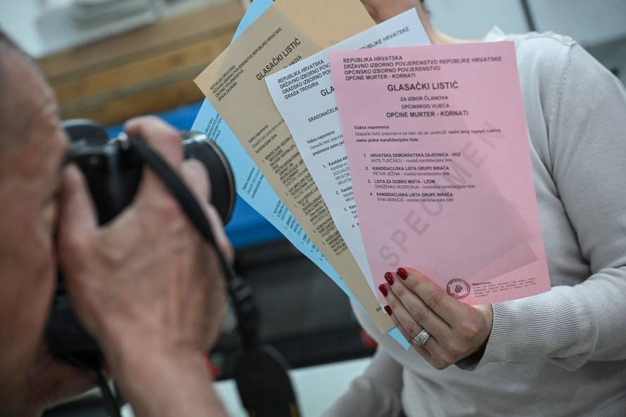 Zagreb: U tiskari Narodnih novina tiskaju se listići za lokalne izbore 2025.